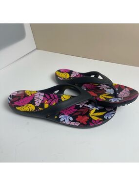 Crocs Summer Tropical Floral Flip Flops - Women’s Size 9 waterproof